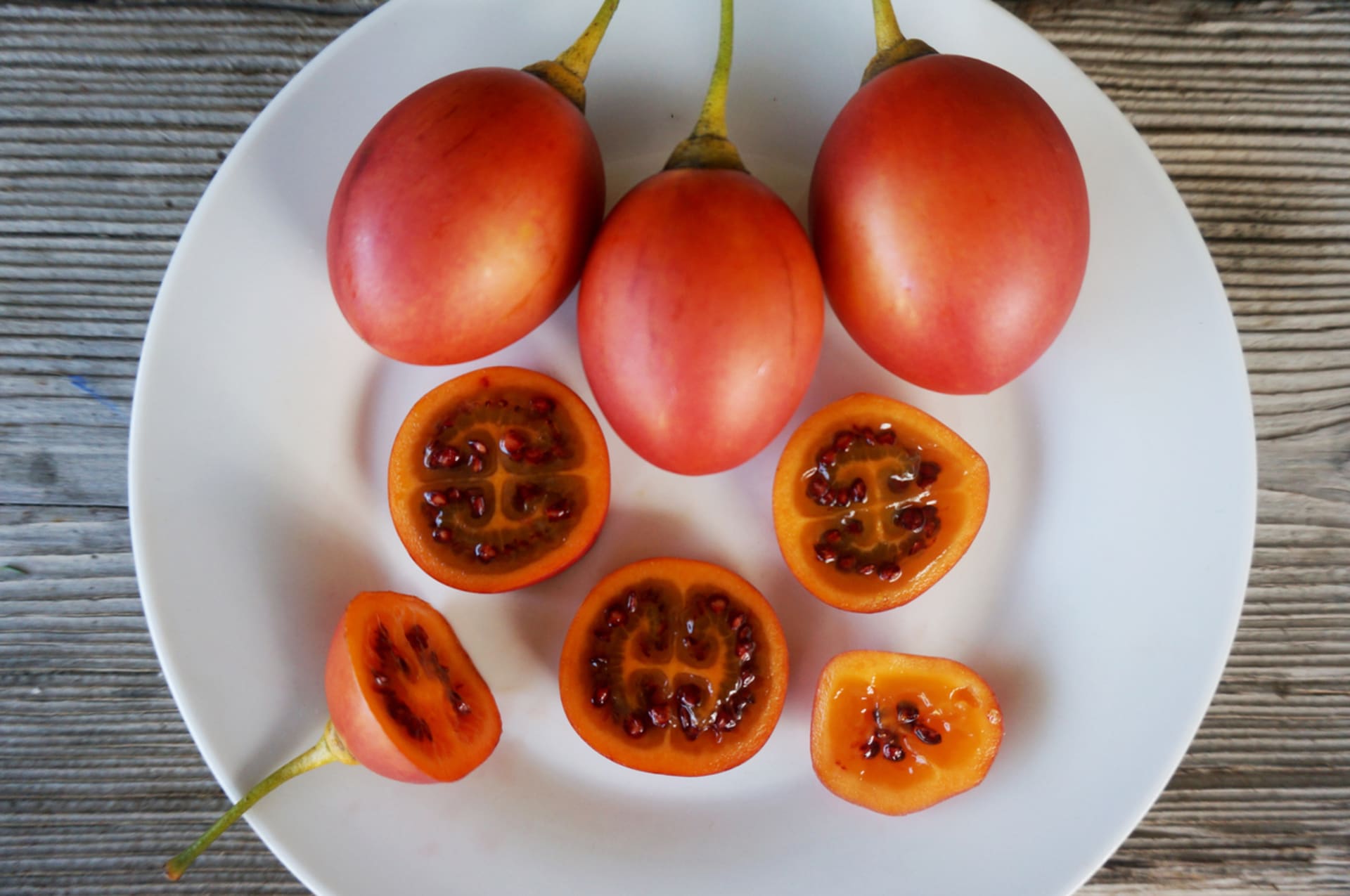 Pomidor bakłażanowy, pomidor buraczany, tamarillo, pomidor drzewiasty (Silanum betaceum)