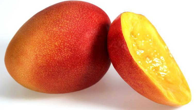 Owoce czerwonego mango